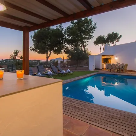 Villa Waterfront By Abahana *